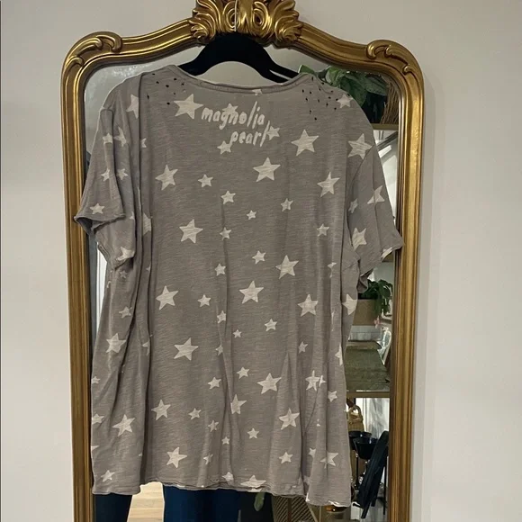 Magnolia Pearl Gray Star Short Sleeve Tee - Picture 4 of 4